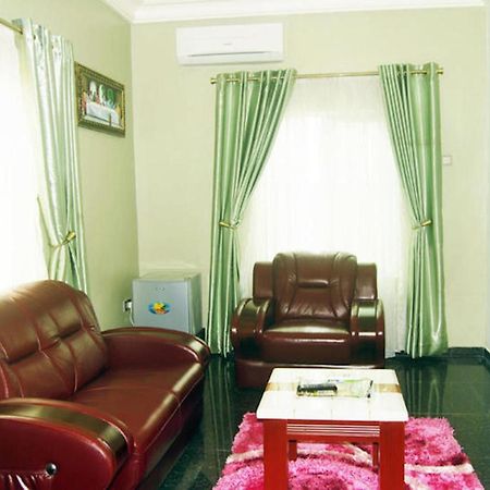 Milestone Hotel Ogombo Exterior photo