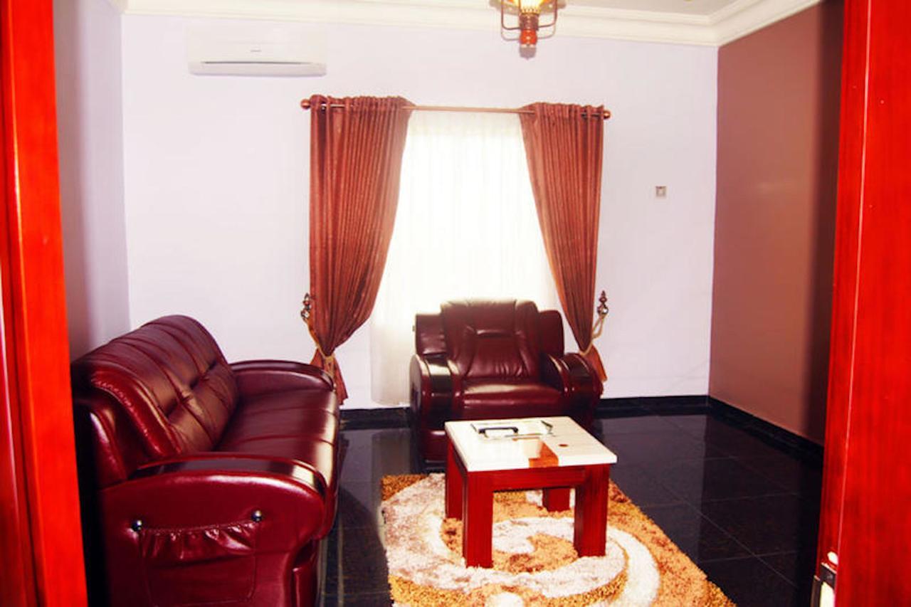 Milestone Hotel Ogombo Exterior photo