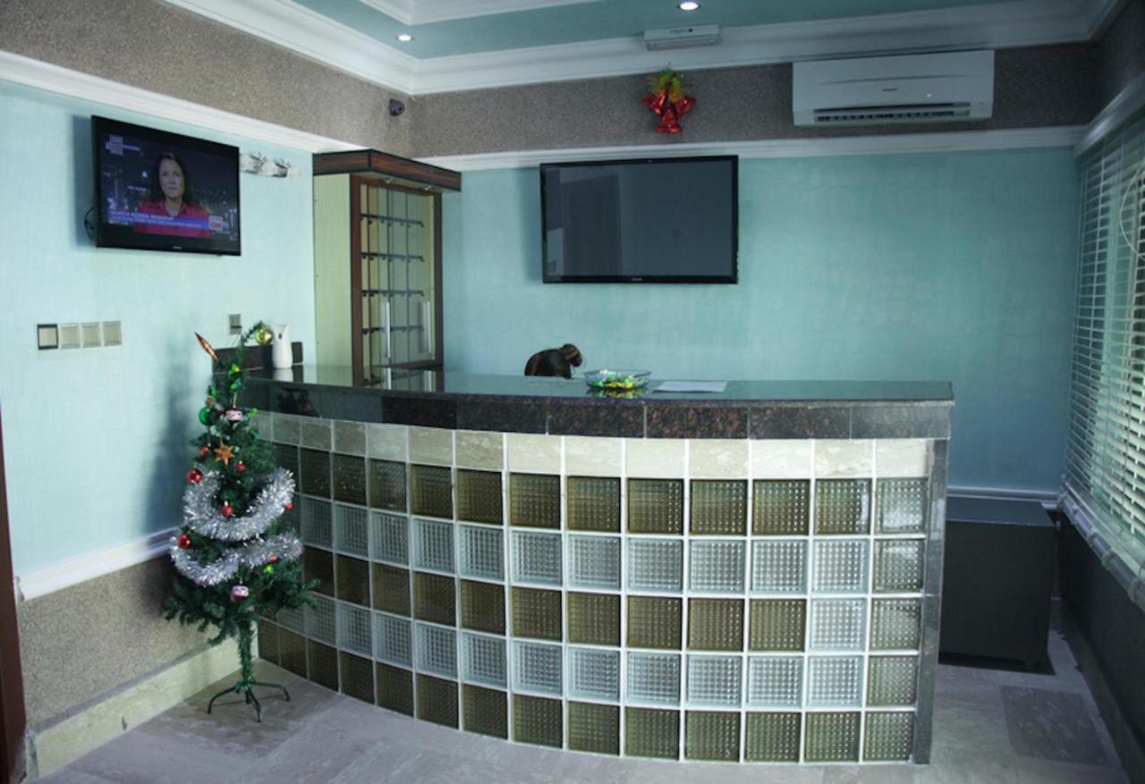 Milestone Hotel Ogombo Exterior photo